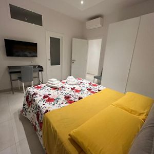 Standard Zimmer mit Kingsize-Bett